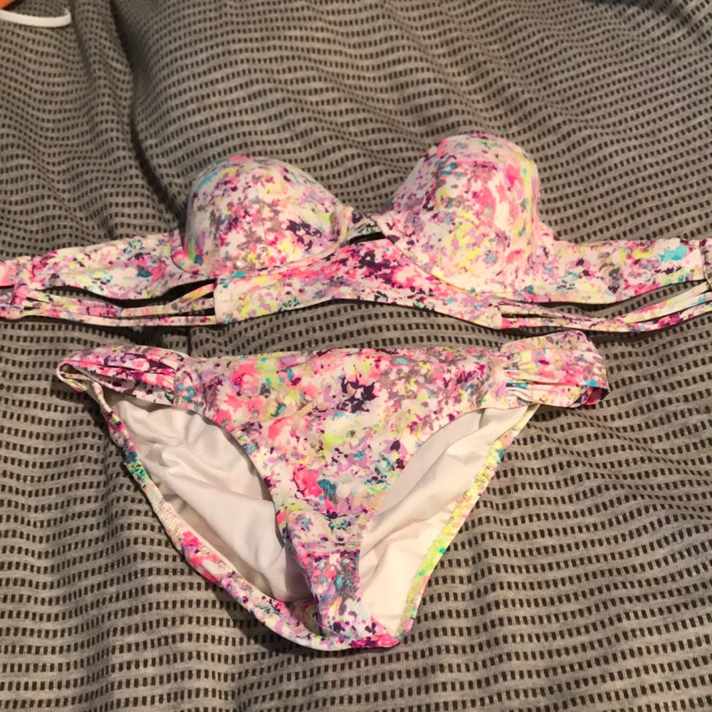 Victoria’s Secret print bikini